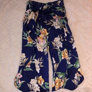 Zara Floral Capri Trousers